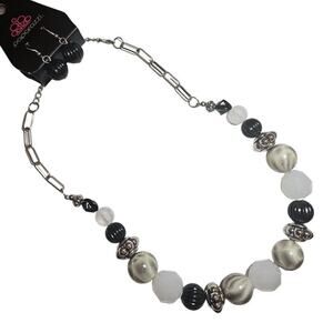 Choker fashion Chunky black white Beaded Statement  Necklace earrings set twee